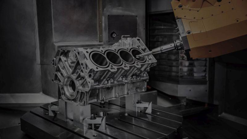 obróbka bloku silnika V8 frezarką CNC